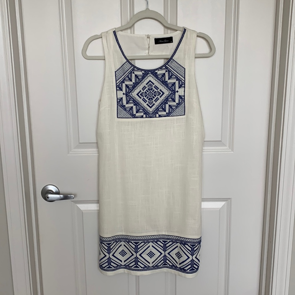 Beautiful white linen dress, purchased at Dillard’s. Excellent condition, medium